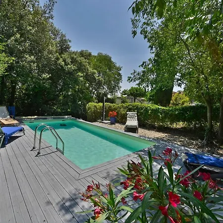 Pina - Avec Piscine Partagee Lussan (Gard)