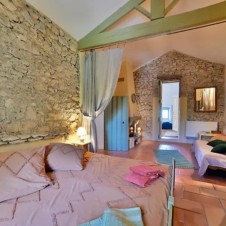 Pina - Avec Piscine Partagee Apartamento *