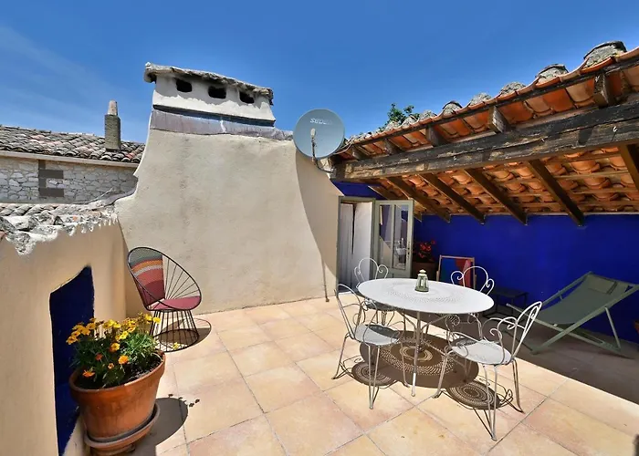 Pina - Avec Piscine Partagee *